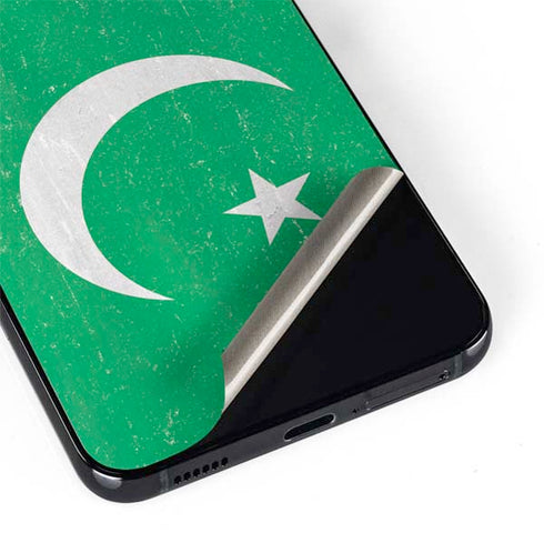 Pakistan Flag Distressed Galaxy S22 Plus Skin